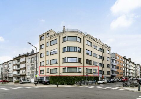Uniek Interbellum-appartement van 230m², met garage en terras, nabij Sint-Pietersstation te Gent