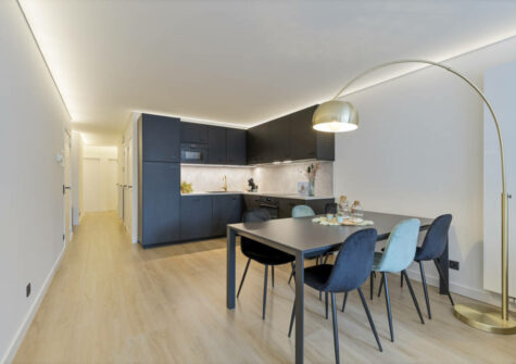 VAKANTIEVERHUUR: appartement met 3 kamers, 2 badkamers, terras en garage te Knokke