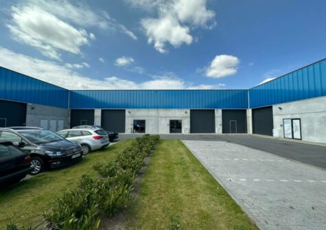 Recent gebouwde loods/opslagplaats 168m² nabij R4 en havengebied Evergem